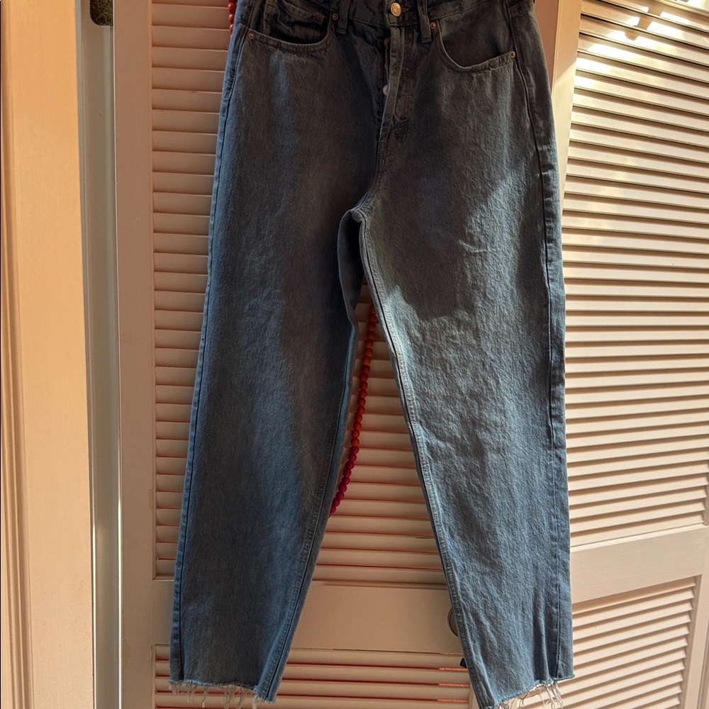 Women’s size 8 button fly high rise jeans